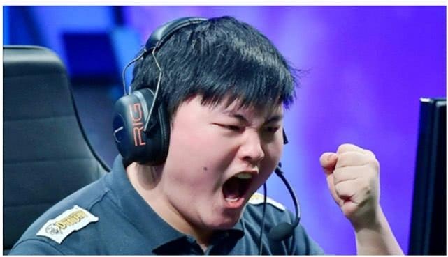 ayx爱游戏电竞-Uzi意外战胜皇家马德里，出色防守引爆全场！(uzi这阵容怎么赢)