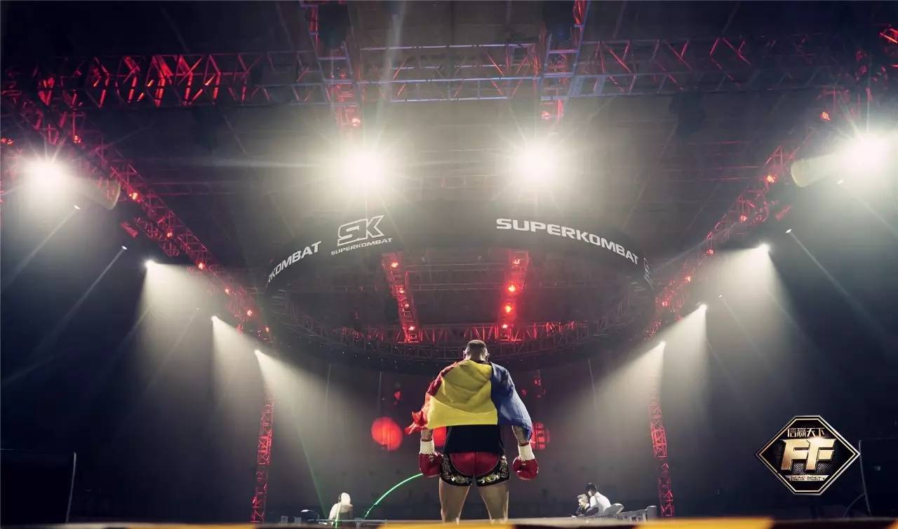 ayx爱游戏在线入口-蒂姆重返赛场，比赛规则变更首场状态出色，法国队观众沸腾！赛场气氛高涨的简单介绍