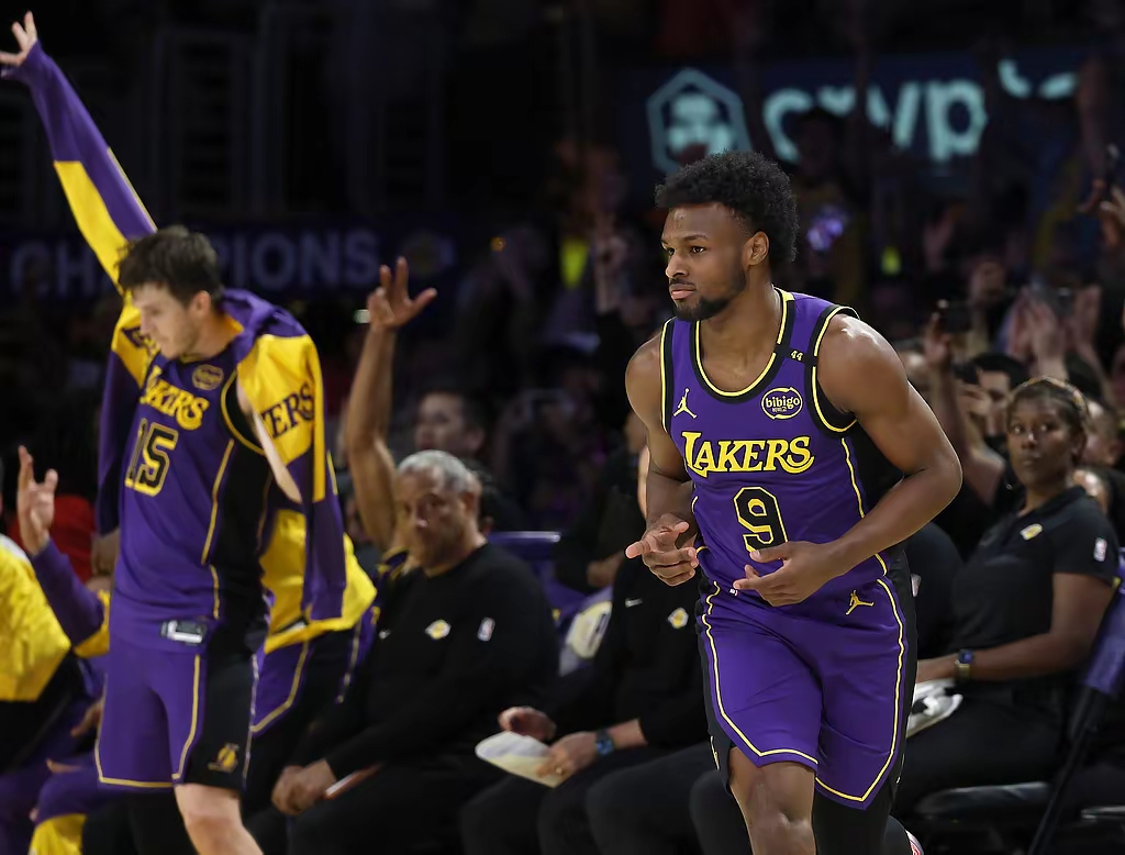 ayx爱游戏官网-包含赛地聚焦：NBA常规赛今夜热度飙升，布鲁克林篮网复出首秀，质疑声仍在，团队化学反应显著的词条