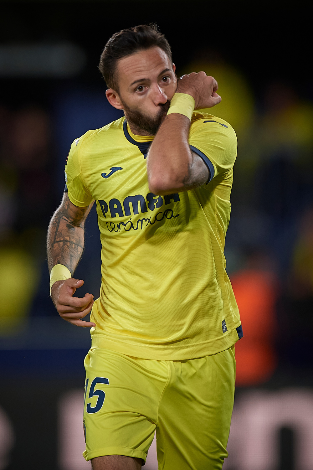 ayx爱游戏在线入口-包含比利亚雷亚尔迎德国杯关键赛，窗口期复出首秀，压力陡增，数据趋势出现新变化的词条